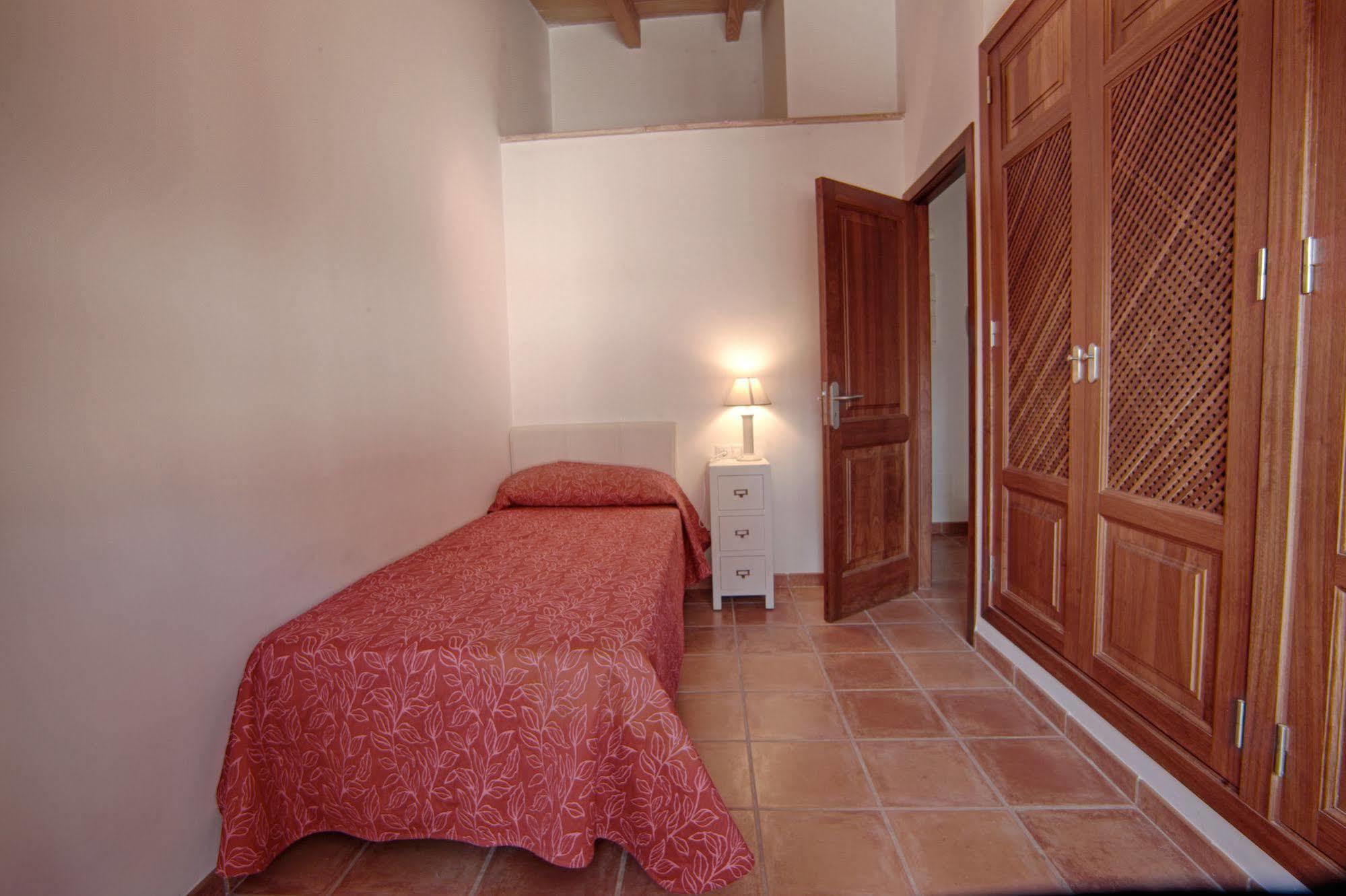 Tramuntana Suites Couette-café